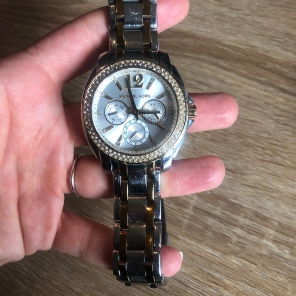 Michael Kors Watch - Picture 2 of 7